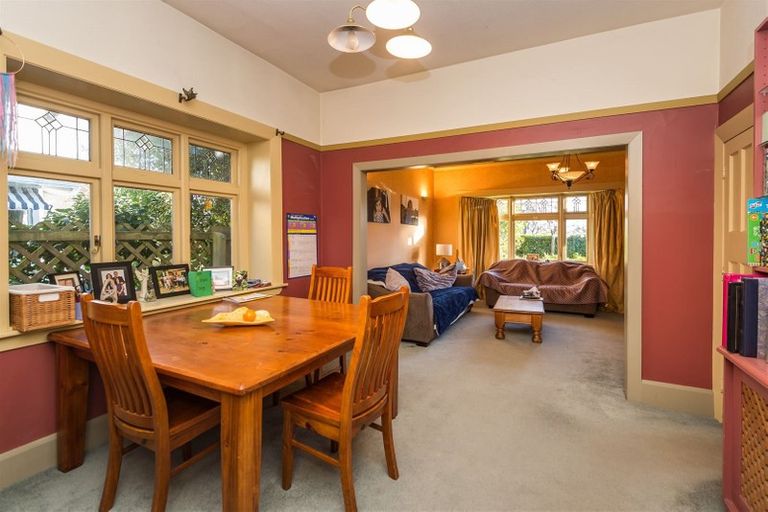 Photo of property in 17 Saint Andrews Square, Strowan, Christchurch, 8052