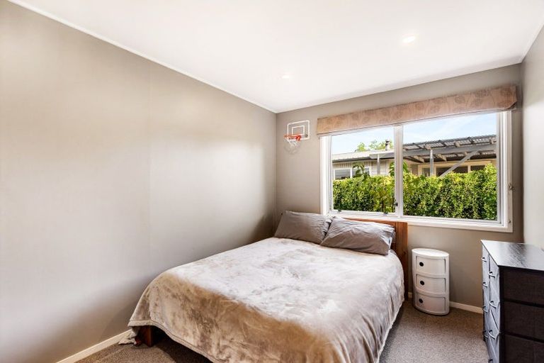 Photo of property in 11 Holyrood Street, Taradale, Napier, 4112