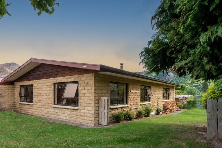 Photo of property in 14b Bracken Street, Arrowtown, 9302