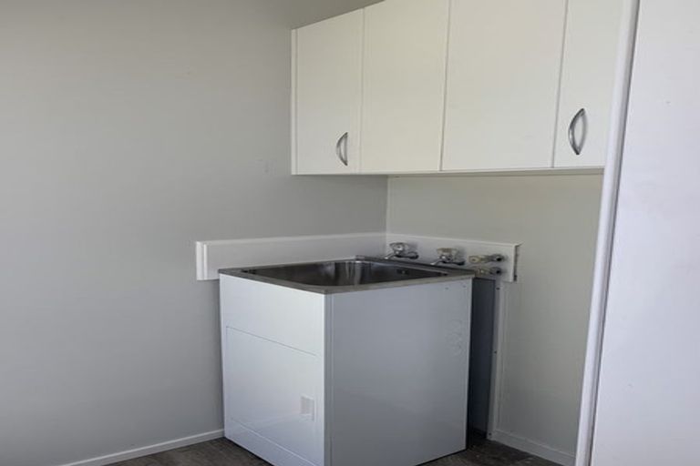 Photo of property in 50 Redlands Grove, Swanson, Auckland, 0612