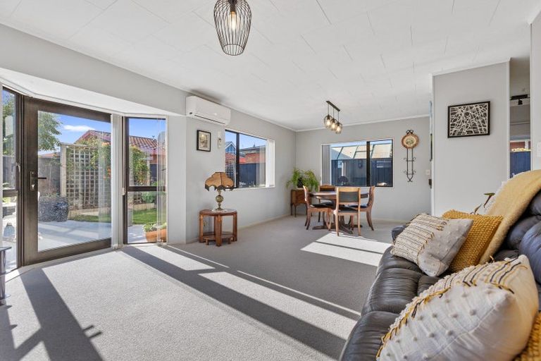 Photo of property in 273/1 Mangorei Road, Merrilands, New Plymouth, 4312