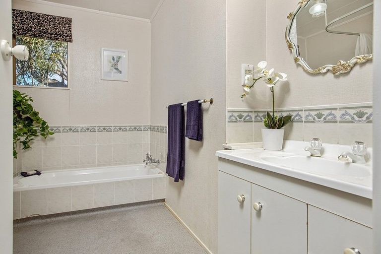 Photo of property in 10 Kereru Place, Masterton, 5810