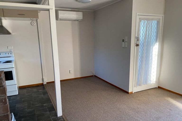 Photo of property in 1/118 Waimumu Road, Massey, Auckland, 0614