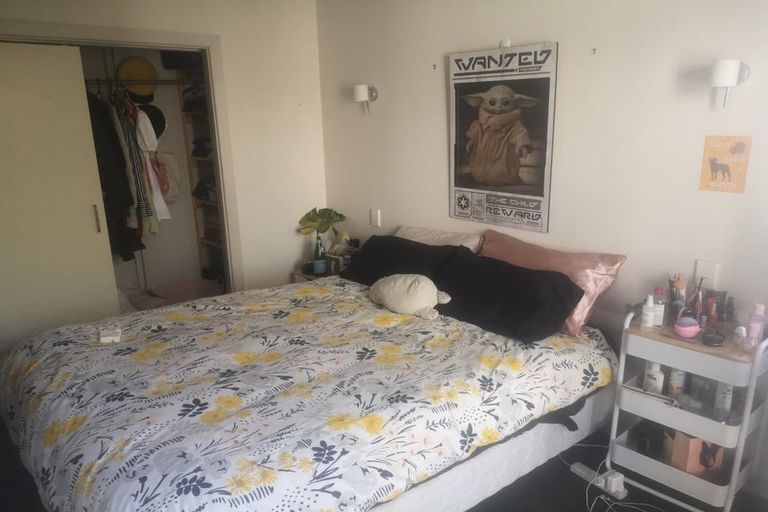 Photo of property in 1 Hadfield Terrace, Kelburn, Wellington, 6012