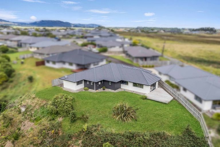 Photo of property in 42 Silicon Way, Fitzherbert, Palmerston North, 4410