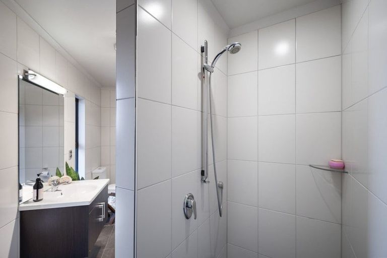 Photo of property in 20 Pineland Drive, Turitea, Palmerston North, 4472