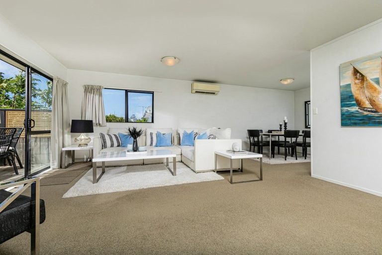 Photo of property in 2/150 Arran Road, Browns Bay, Auckland, 0630