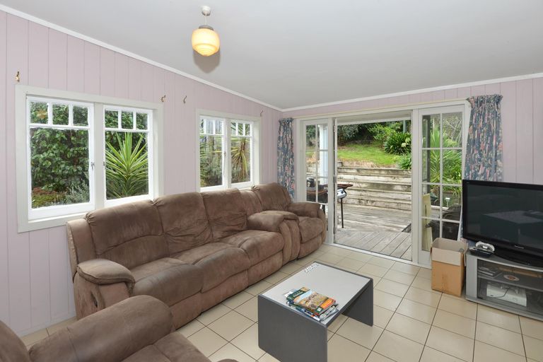 Photo of property in 14 Union Street, Hikurangi, 0114