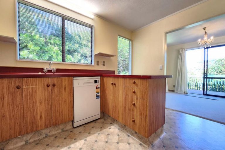 Photo of property in 43b Thatcher Crescent, Crofton Downs, Wellington, 6035