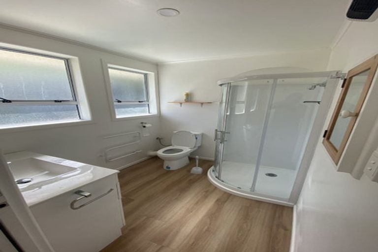 Photo of property in 1/10 Mckelvey Place, Tawa, Wellington, 5028