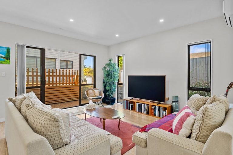 Photo of property in 9c Mowbray Place, Sunnynook, Auckland, 0620