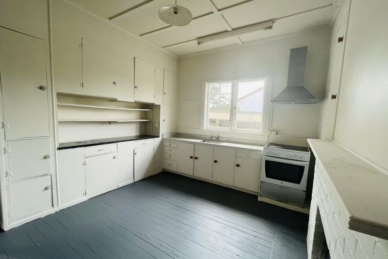 Photo of property in 731 Massey Road, Mangere, Auckland, 2022