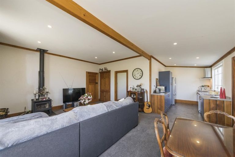 Photo of property in 628 Parewanui Road, Bulls, 4894