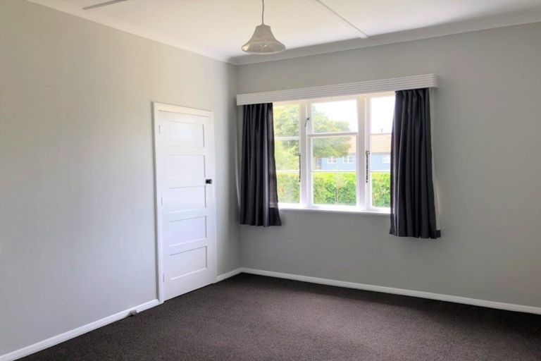 Photo of property in 37 Swiss Avenue, Gonville, Whanganui, 4501