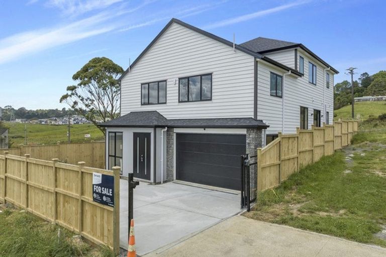 Photo of property in 2a Ballyalton Crescent, Flat Bush, Auckland, 2019