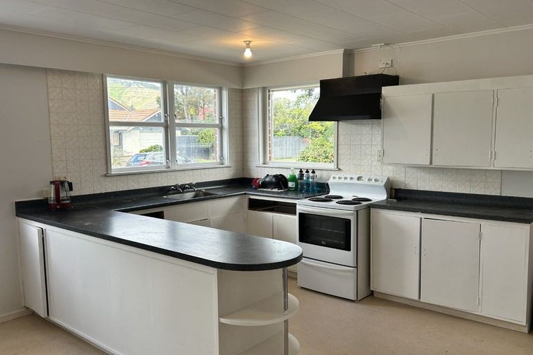 Photo of property in 60 Rimu Street, Waikanae, 5036