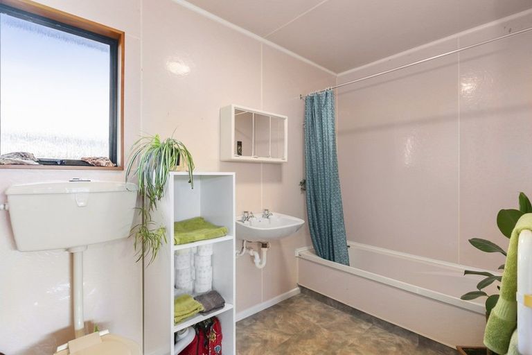 Photo of property in 18 Palmer Place, Taieri Beach, Brighton, 9091