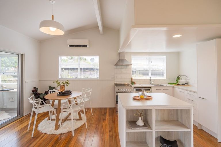 Photo of property in 23 Greenaway Road, Waikanae, 5036