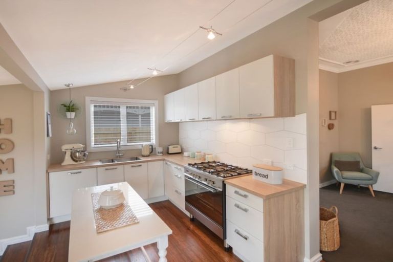 Photo of property in 110 Hargest Crescent, Saint Clair, Dunedin, 9012