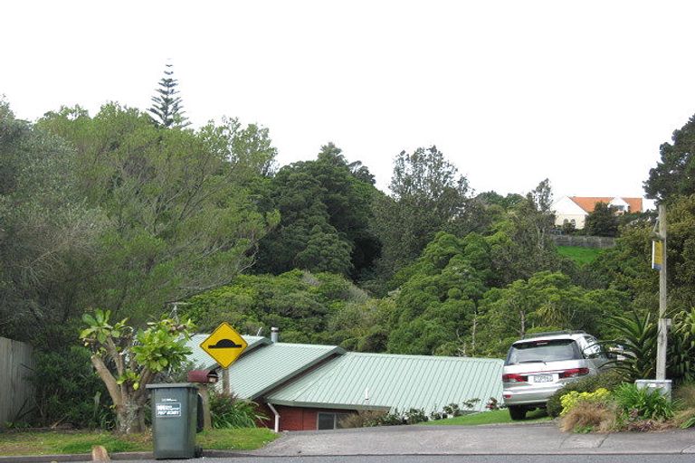 Photo of property in 74 Karina Road, Merrilands, New Plymouth, 4312
