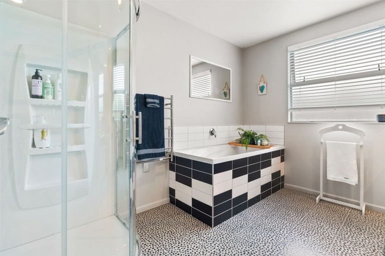 Photo of property in 12 Seabreeze Road, Mangawhai Heads, Mangawhai, 0505