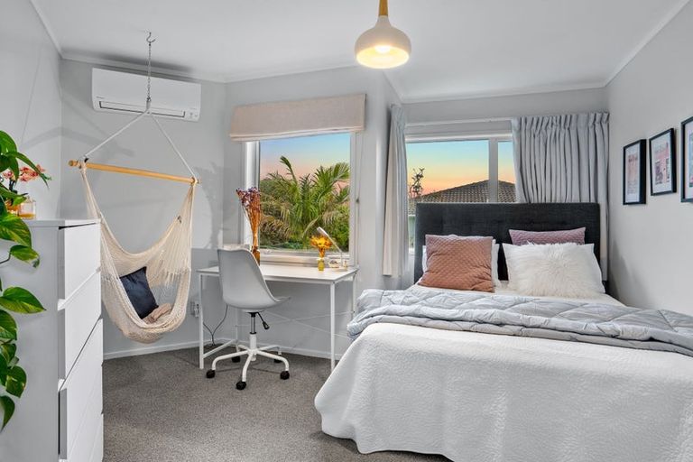 Photo of property in 556 Beach Road, Rothesay Bay, Auckland, 0630