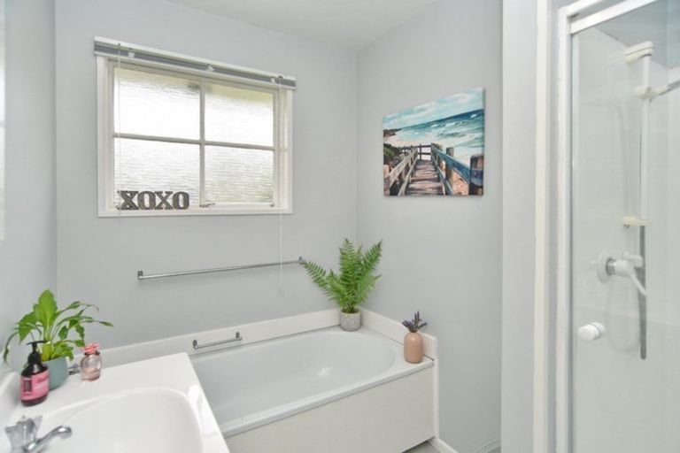 Photo of property in 3 Cowper Place, Avondale, Christchurch, 8061