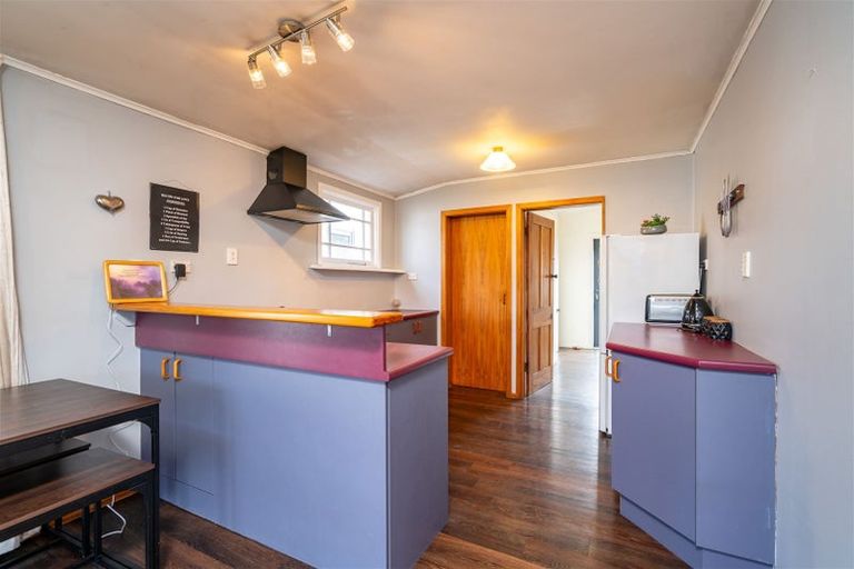 Photo of property in 102 Johnson Street, Milton, 9220