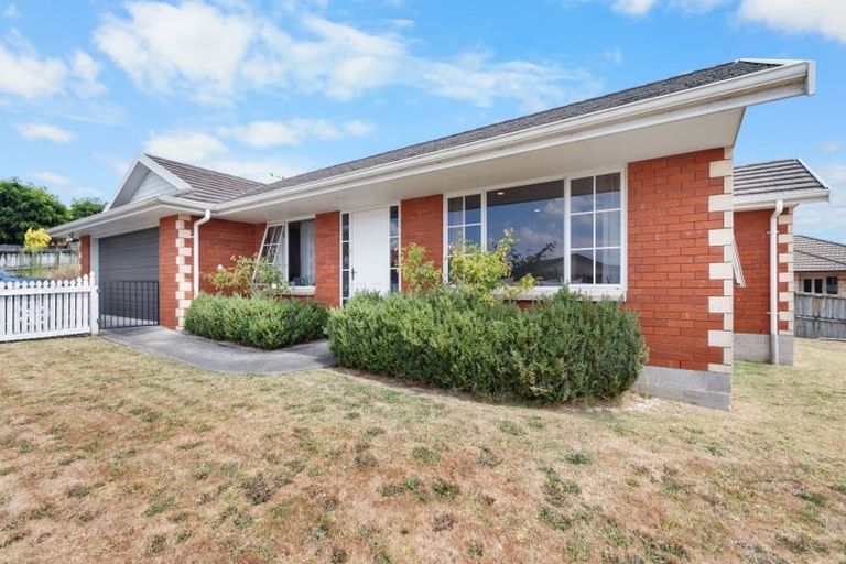 Photo of property in 14 Everton Place, Grandview Heights, Hamilton, 3200