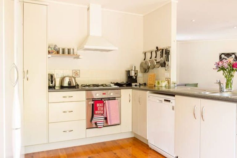 Photo of property in 24a Korotaha Terrace, Rothesay Bay, Auckland, 0630