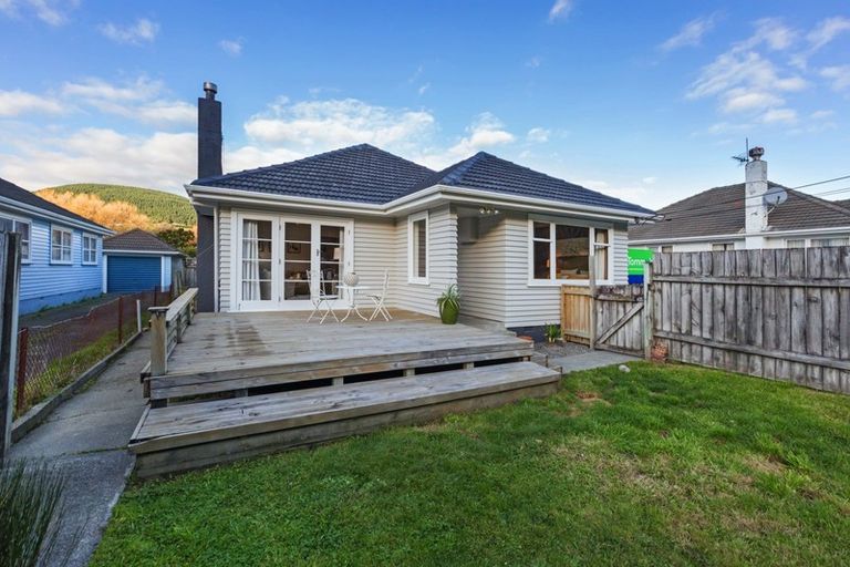 Photo of property in 312 Main Road, Tawa, Wellington, 5028