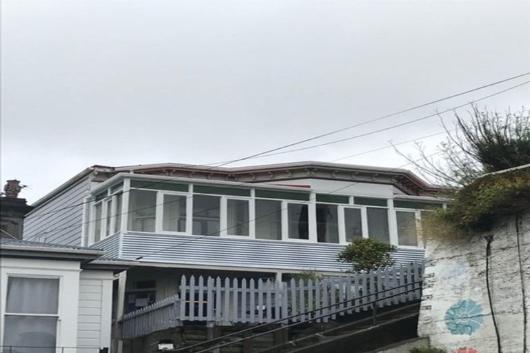 Photo of property in 35 Hankey Street, Mount Cook, Wellington, 6011