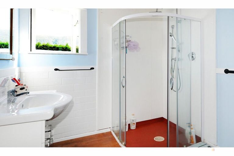 Photo of property in 19 Mount John Road, Waimate, 7977