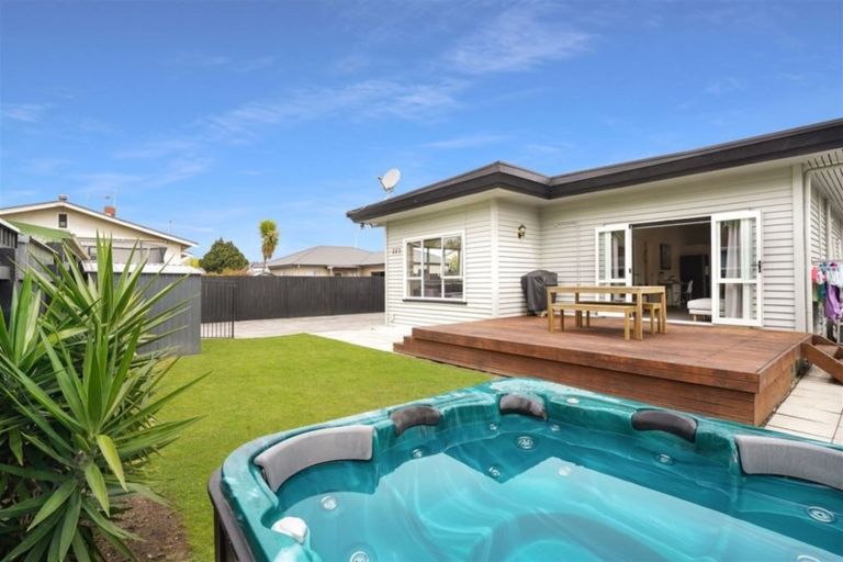 Photo of property in 10 Gillies Avenue, Claudelands, Hamilton, 3214