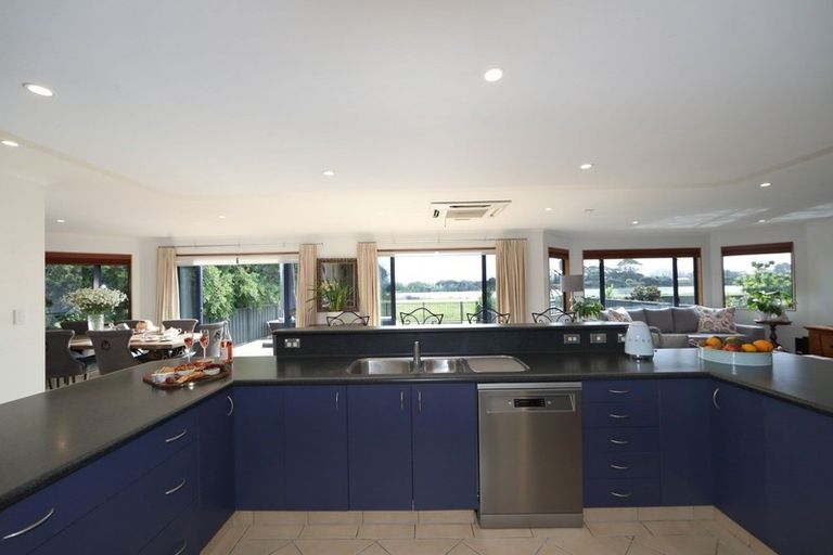 Photo of property in 83 Ferry Road, Clive, 4102