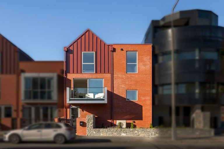 Photo of property in 1/360 Montreal Street, Christchurch Central, Christchurch, 8013