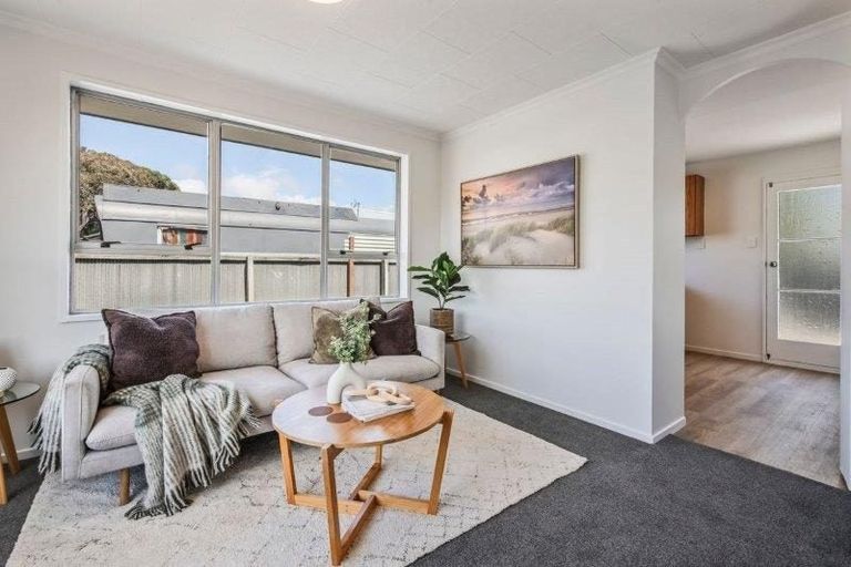 Photo of property in 1/150 Bowhill Road, New Brighton, Christchurch, 8083