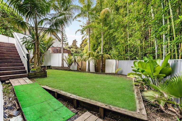 Photo of property in 16c Charmaine Road, Torbay, Auckland, 0630