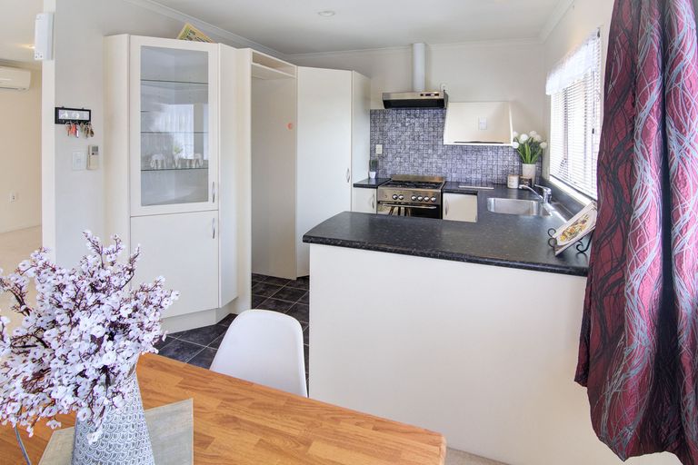 Photo of property in Holdsworth Villas, 4/2 William Donald Drive, Solway, Masterton, 5810