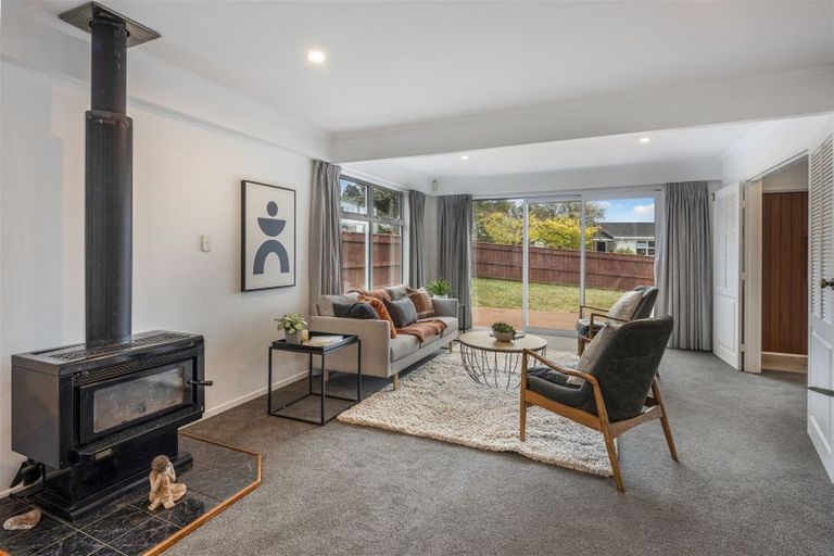 Photo of property in 27 Caesars Place, Churton Park, Wellington, 6037