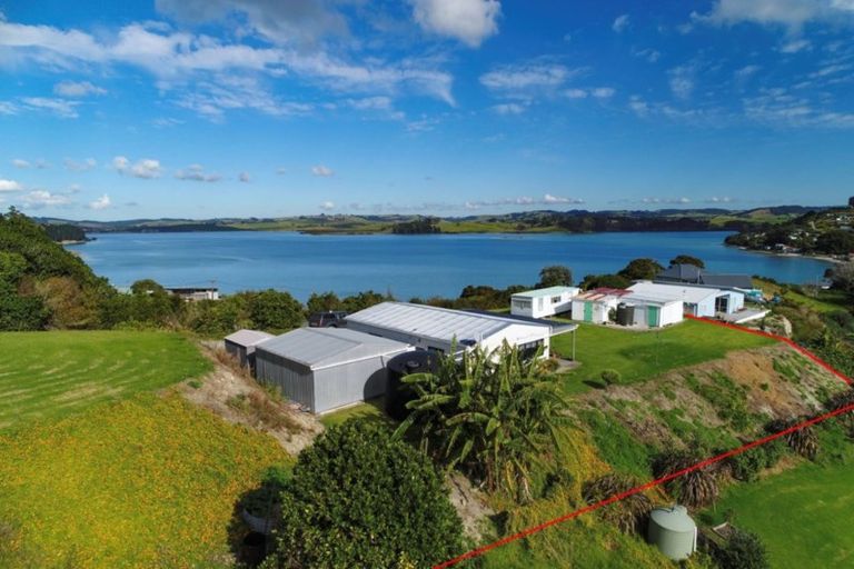 Photo of property in 29 Oxford Street, Whakapirau, Maungaturoto, 0583