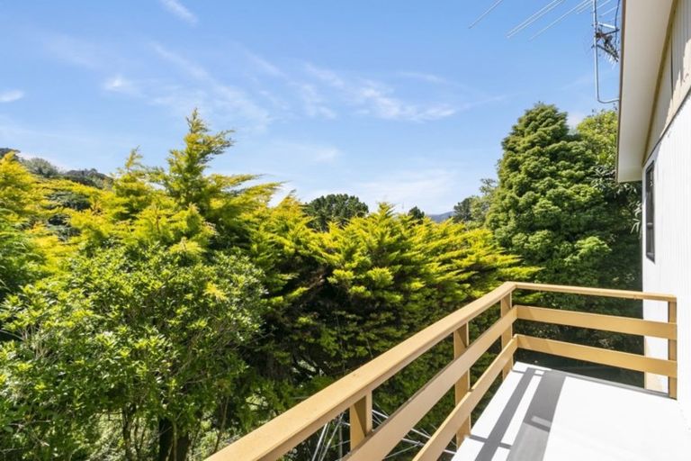 Photo of property in 9a City View Grove, Harbour View, Lower Hutt, 5010