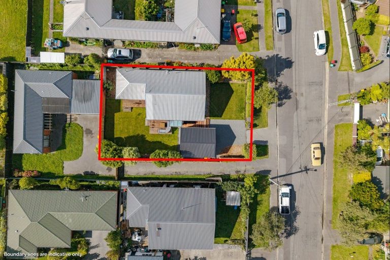 Photo of property in 13 Kowhai Terrace, Saint Martins, Christchurch, 8022