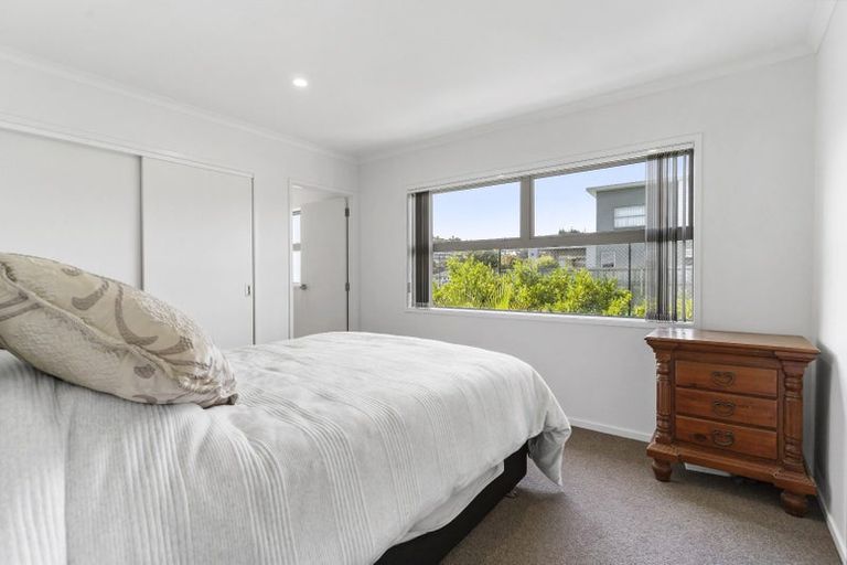 Photo of property in 8 Karauria Lane, Orewa, 0931