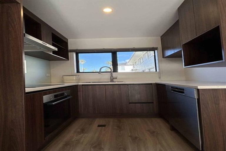 Photo of property in 12a Sea Spray Drive, Bucklands Beach, Auckland, 2012