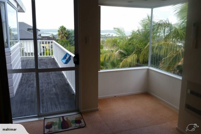 Photo of property in 127 Hobsonville Road, West Harbour, Auckland, 0618