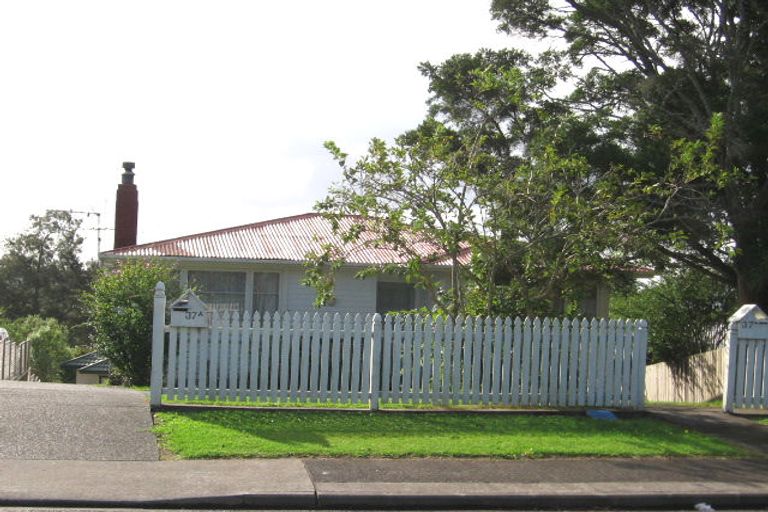 Photo of property in 37 Amberley Avenue, Te Atatu South, Auckland, 0610