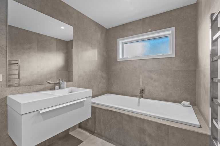 Photo of property in 10a Mackay Drive, Greenhithe, Auckland, 0632