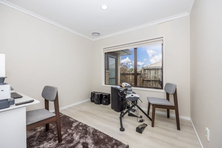 Photo of property in 7 Hollinger Place, Nawton, Hamilton, 3200