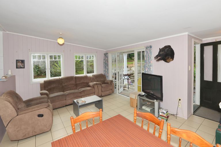 Photo of property in 14 Union Street, Hikurangi, 0114